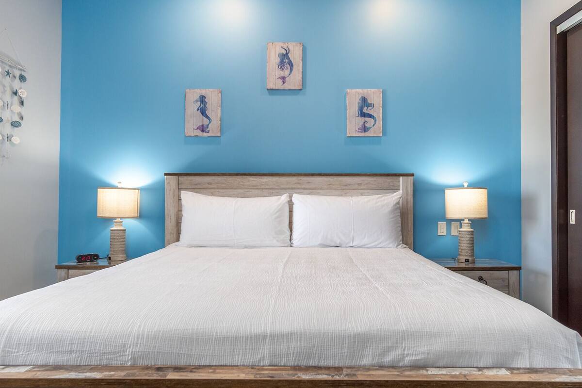 Condo, Multiple Beds, Balcony, Ocean View (Las Palomas Resort Cortez 1502) | 1 bedroom, iron/ironing board, individually decorated
