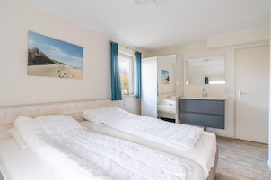 4 habitaciones y muebles diferentes 