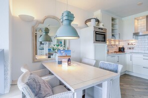 Apartment | Dining - 2 Person sea View Apartment (De Koog)