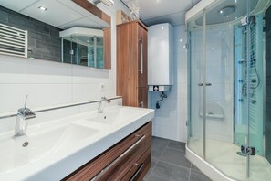 Apartment | Bathroom - 2 Person sea View Apartment (De Koog)