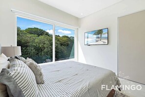 3 slaapkamers, een strijkplank/strijkijzer, reisbedje, wifi