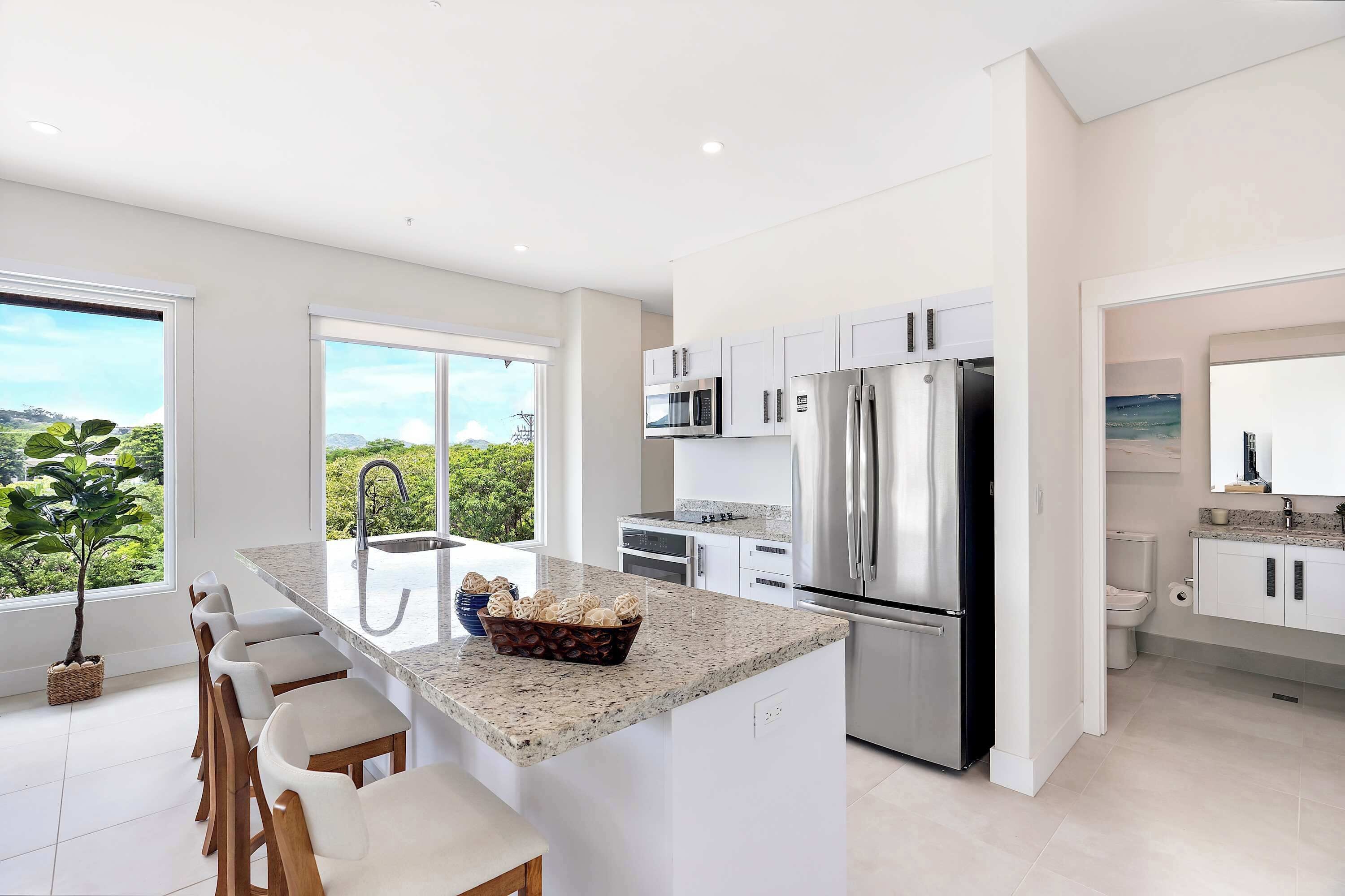 Fridge, microwave, stovetop, dishwasher