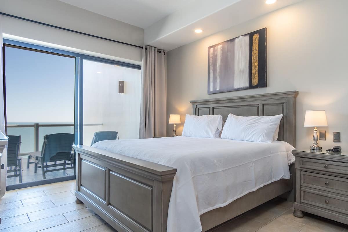 2 عدّة غرف نوم وبديكورات فريدة لكل غرفة وطراز فريد لكل وحدة