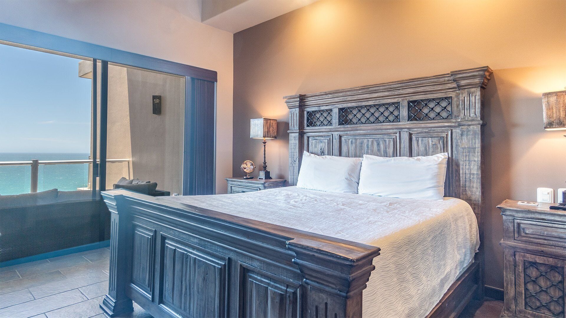 Condo, varias camas, balcón, vista al océano (Las Palomas Resort Cortez 1503) | 2 habitaciones, decoración personalizada y muebles diferentes 