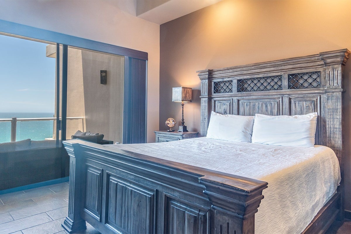 Condo, varias camas, balcón, vista al océano (Las Palomas Resort Cortez 1503) | 2 habitaciones, decoración personalizada y muebles diferentes