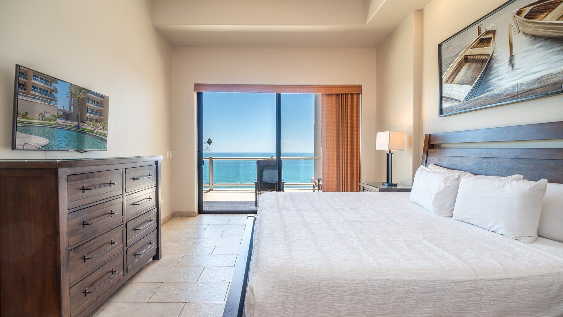 Condo, varias camas, balcón, vista al océano (Las Palomas Resort Cortez 1506) | 2 habitaciones, decoración personalizada y muebles diferentes 