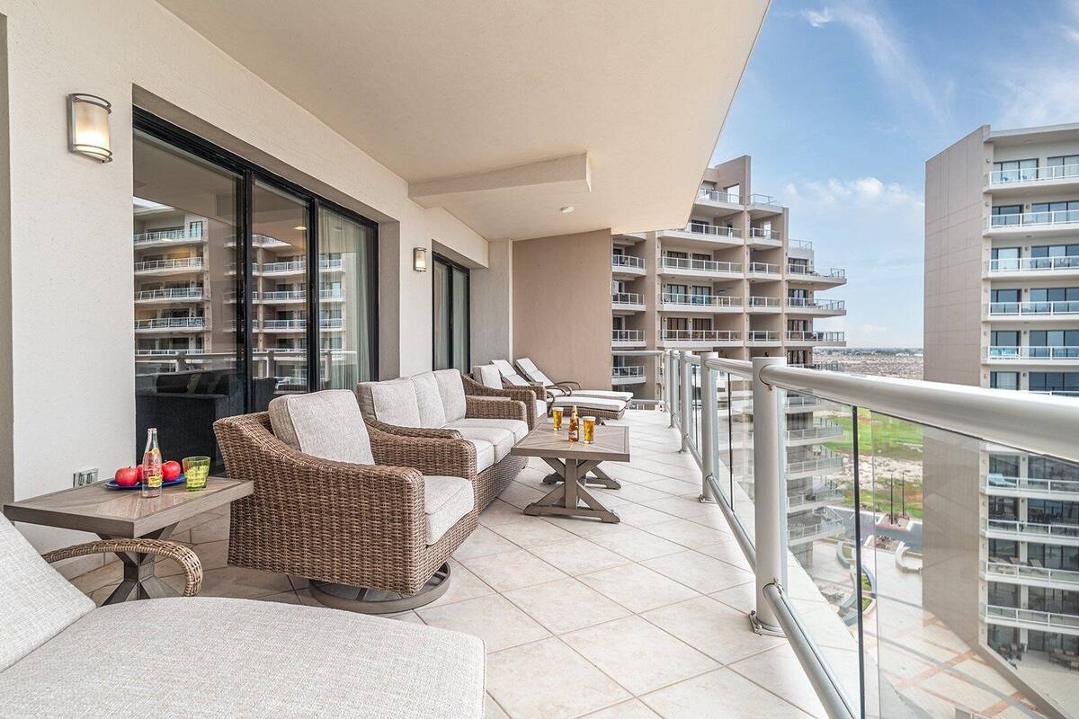 Condo, varias camas, balcón, vista al océano (Las Palomas Resort Opalo 803) | Áreas de la propiedad