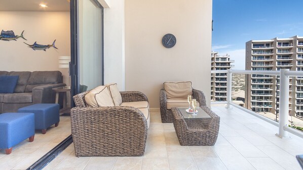 Condo, varias camas, balcón, vista al océano (Las Palomas Resort Cristal 805) | Áreas de la propiedad