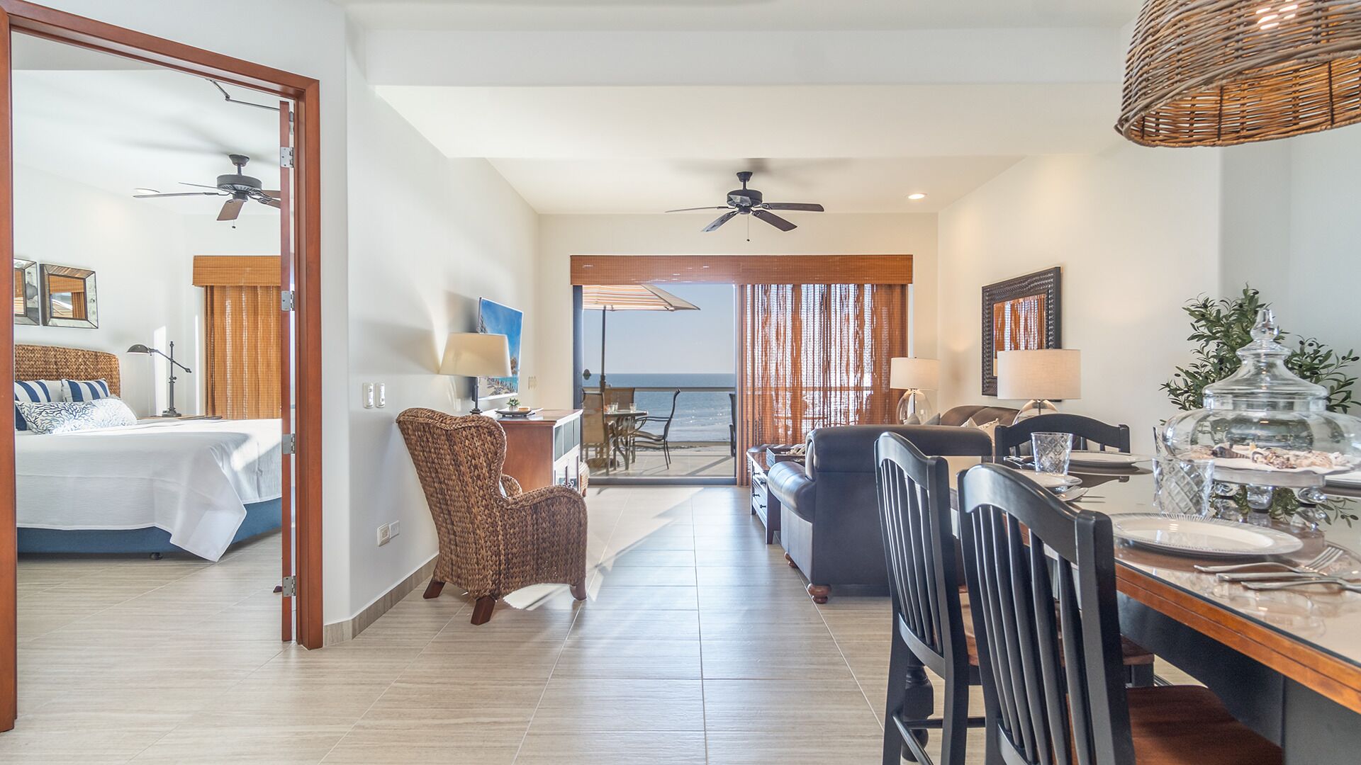 Condo, varias camas, balcón, vista al océano (Las Palomas Resort Coronado 304) | 2 habitaciones, decoración personalizada y muebles diferentes 