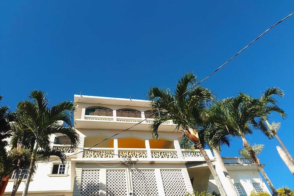 BAYVIEW LUXURY RETREATS