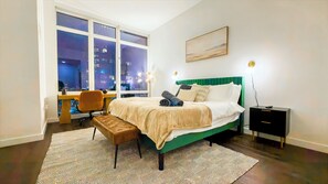 2 bedrooms, desk, iron/ironing board, WiFi - Luxe NYC Sky Apartment 2BR 2BA w/ Fireplace, Views (New York)