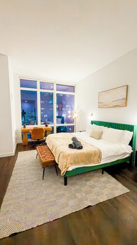 Luxe NYC Sky Apartment 2BR 2BA w/ Fireplace, Views