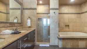 Apartment, Mehrere Betten, Balkon, Meerblick (Las Palomas Resort Cabrillo 606) | Badezimmer