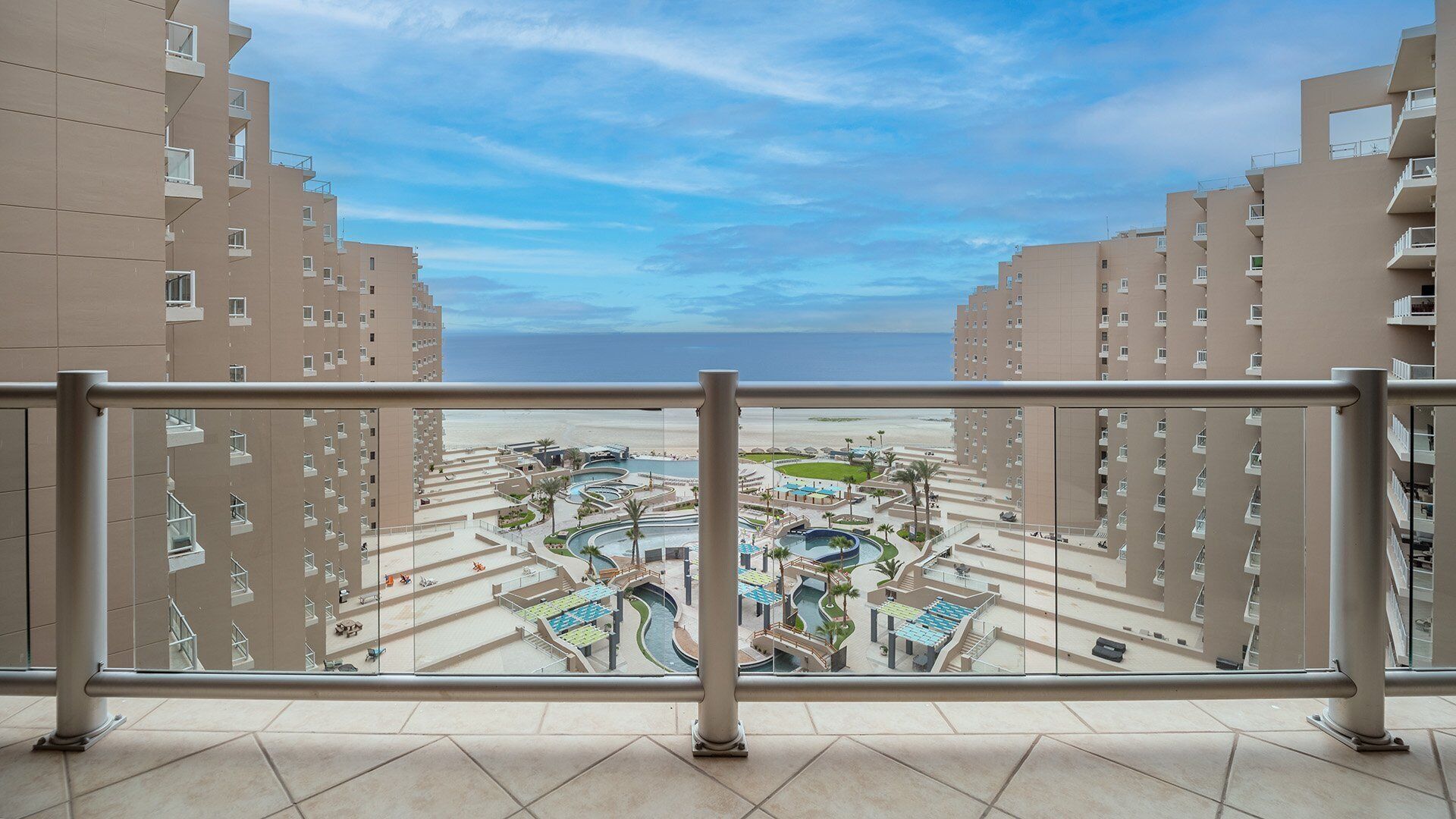 Condo, varias camas, balcón, vista al océano (Las Palomas Resort Rubi 806) | Áreas de la propiedad