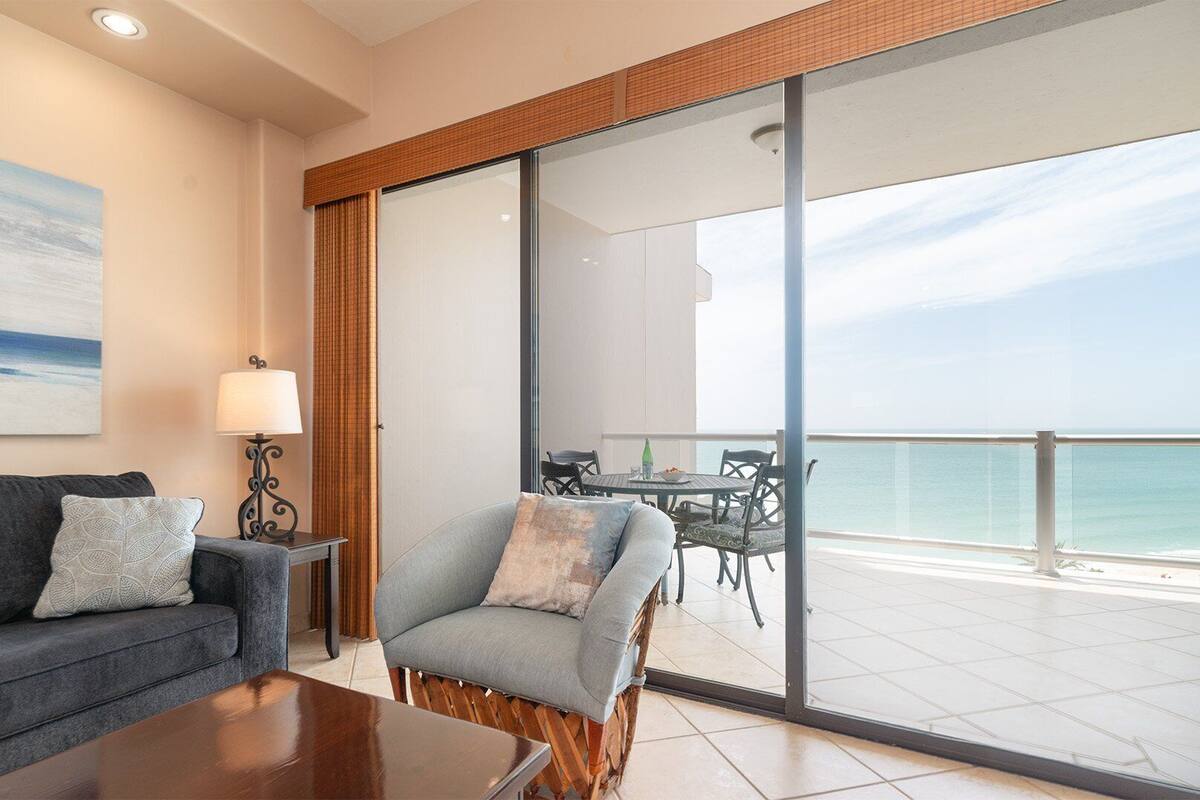 Condo, várias camas, não aceita animais de estimação (Las Palomas Resort Diamante 704) | Área de estar