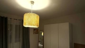 Een strijkplank/strijkijzer, internet