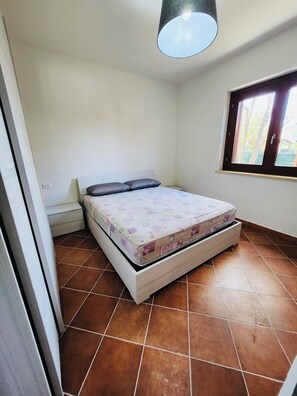 Apartment | Iron/ironing board