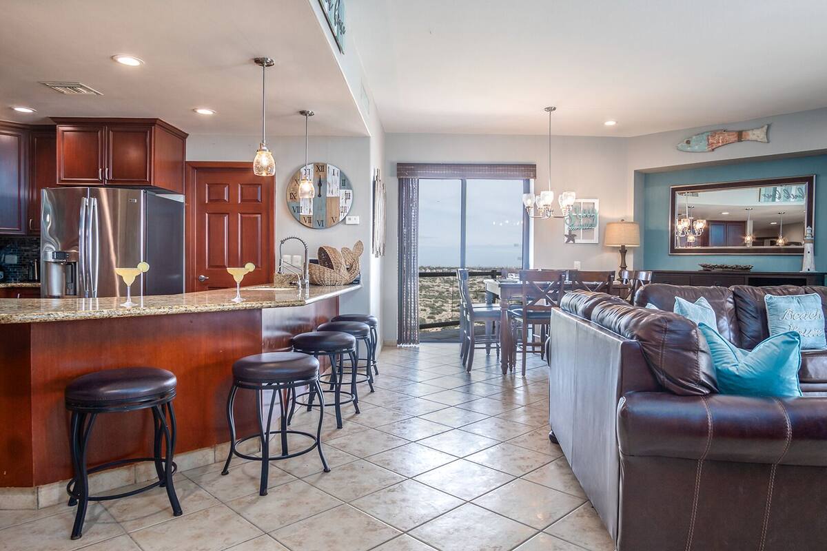 Condo, Multiple Beds, Balcony, Ocean View (Las Palomas Resort Rubi 608) | Living area
