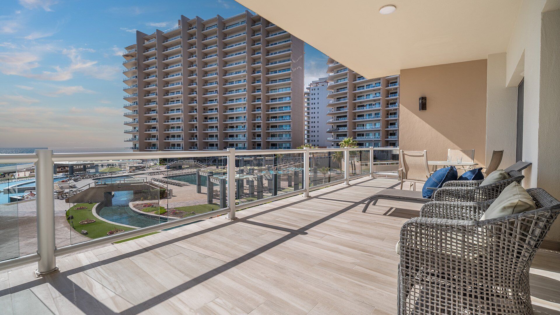 Apartamento, varias camas, balcón, vistas al mar (Las Palomas Resort Coronado 203) | Terraza o patio