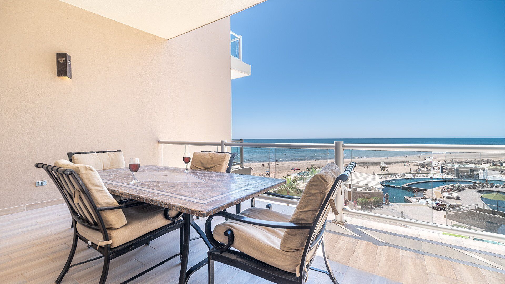 Condo, várias camas, sacada, vista para o oceano (Las Palomas Resort Coronado 303) | Opções para refeição ao ar livre