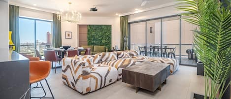Condo, várias camas, sacada, vista para o campo de golfe (Las Palomas Resort Rubi 208) | Área de estar | TV de tela plana 42 polegadas com canais digitais