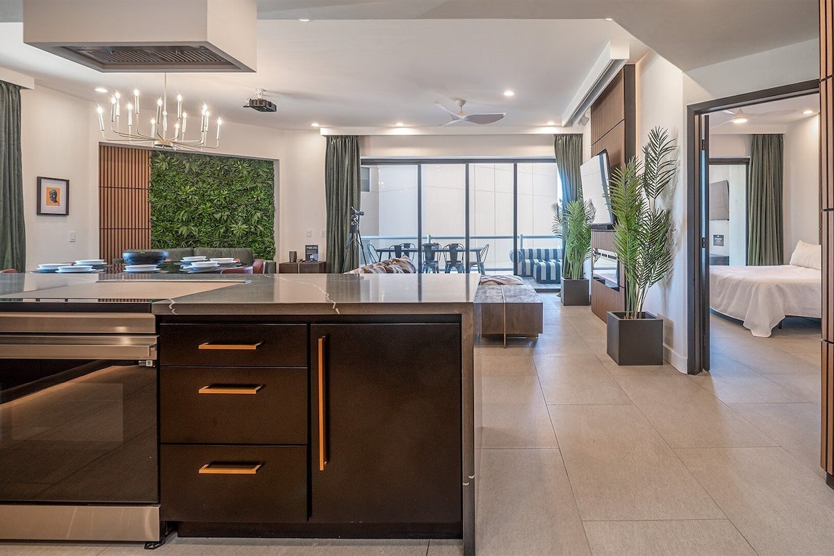 Appartement, Meerdere bedden, balkon, uitzicht op golfbaan (Las Palomas Resort Rubi 208) | 3 slaapkamers, een strijkplank/strijkijzer, individueel gedecoreerd