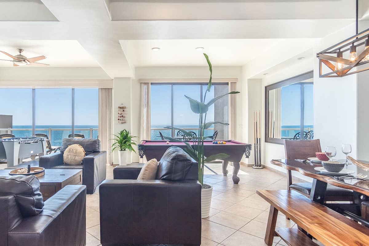 Appart'hôtel, plusieurs lits, balcon, vue océan (Las Palomas Resort Diamante 1006) | Salle de jeux