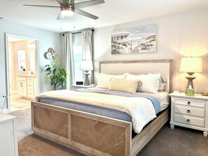4 bedrooms, iron/ironing board, WiFi, bed sheets