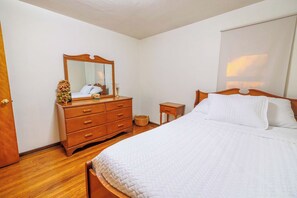 4 bedrooms, Internet, bed sheets