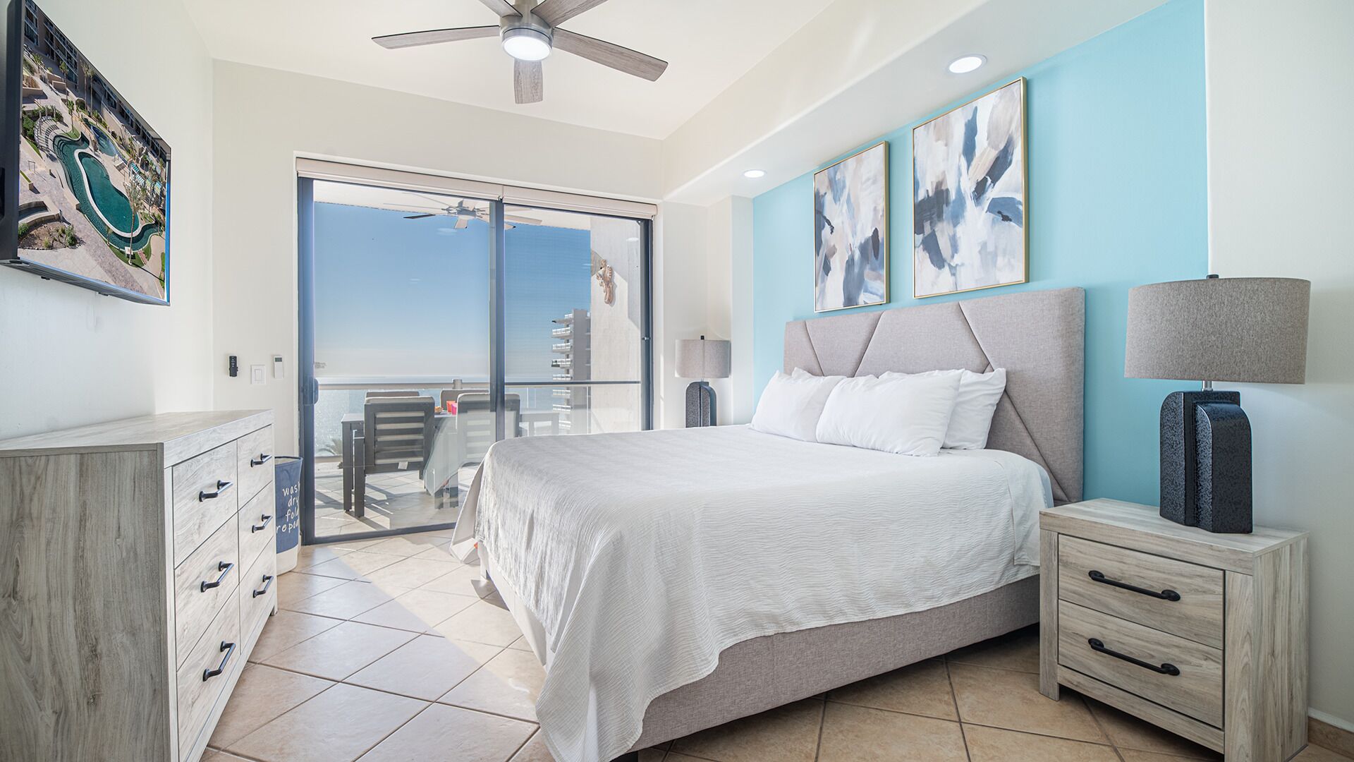 Appart'hôtel, plusieurs lits, balcon (Las Palomas Resort Diamante 602) | 4 chambres, décoration personnalisée, ameublement personnalisé