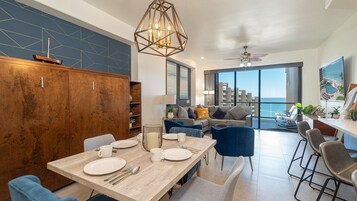 Condo, várias camas, acesso à piscina (Las Palomas Resort Opalo 906) | Opções para refeição no quarto
