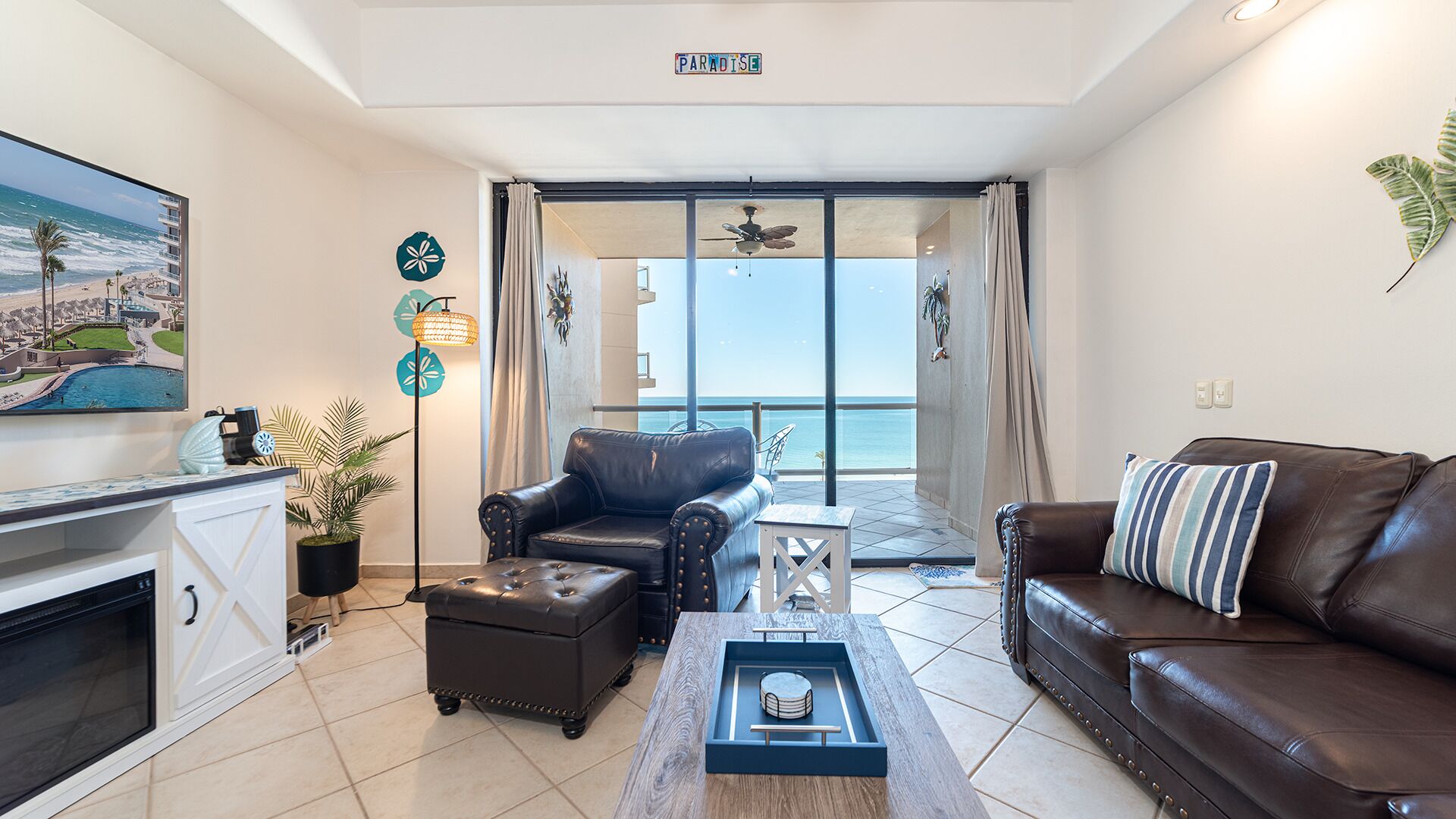 Apartment, 1 King-Bett und Schlafsofa, Balkon (Las Palomas Resort Rubi 707) | Wohnbereich | 42-Zoll-Flachbildfernseher mit Digitalempfang