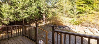 Hiking, Lakes & Cozy Evenings in the Pines