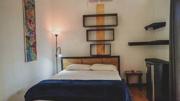 WiFi, bed sheets