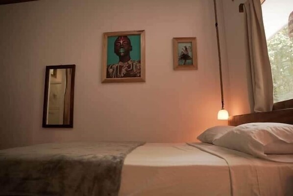 WiFi, bed sheets