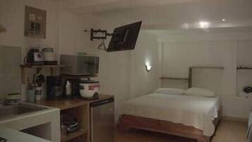 WiFi, bed sheets