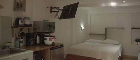 1 habitación, wifi y ropa de cama