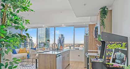 DT|Double King Beds| Stellar Views *Arcade Games*