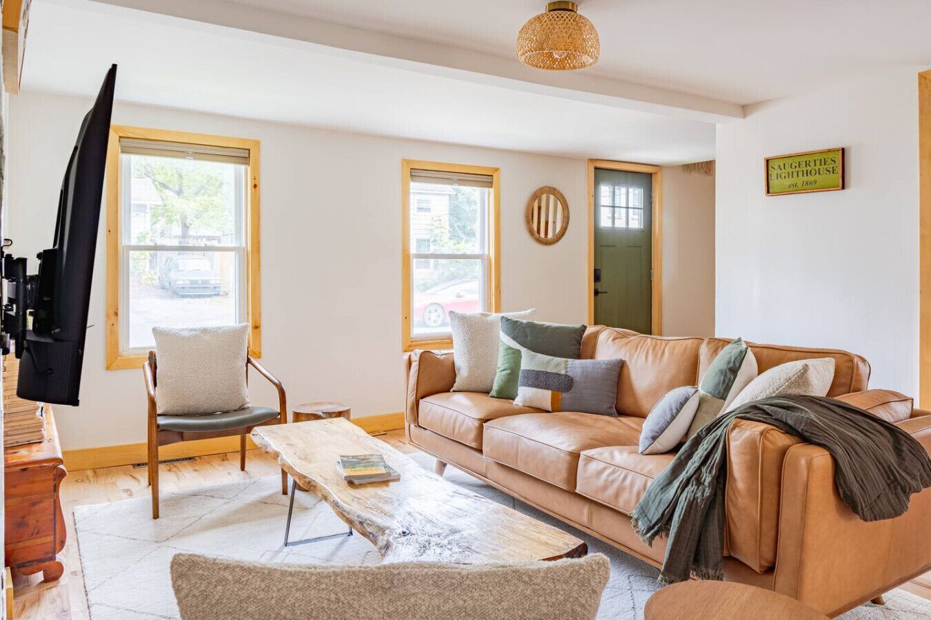 TV, fireplace, stereo