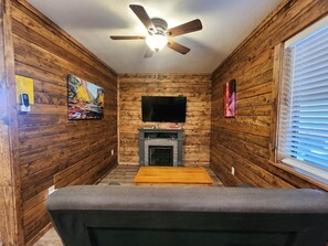 TV - Elk Haven Cabins - Cabin 5 (Payson)