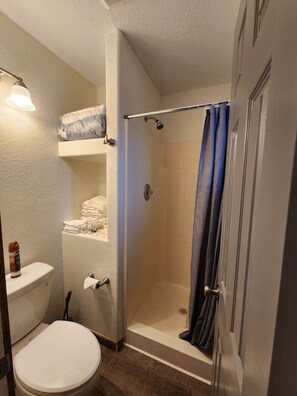 Hair dryer, towels - Elk Haven Cabins - Cabin 5 (Payson)