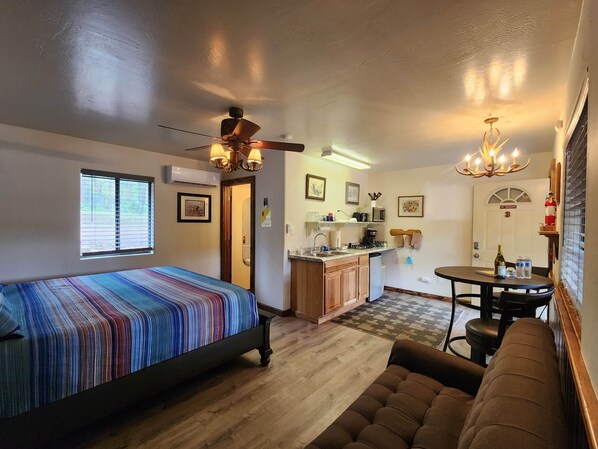 Bügeleisen/Bügelbrett, WLAN, Bettwäsche