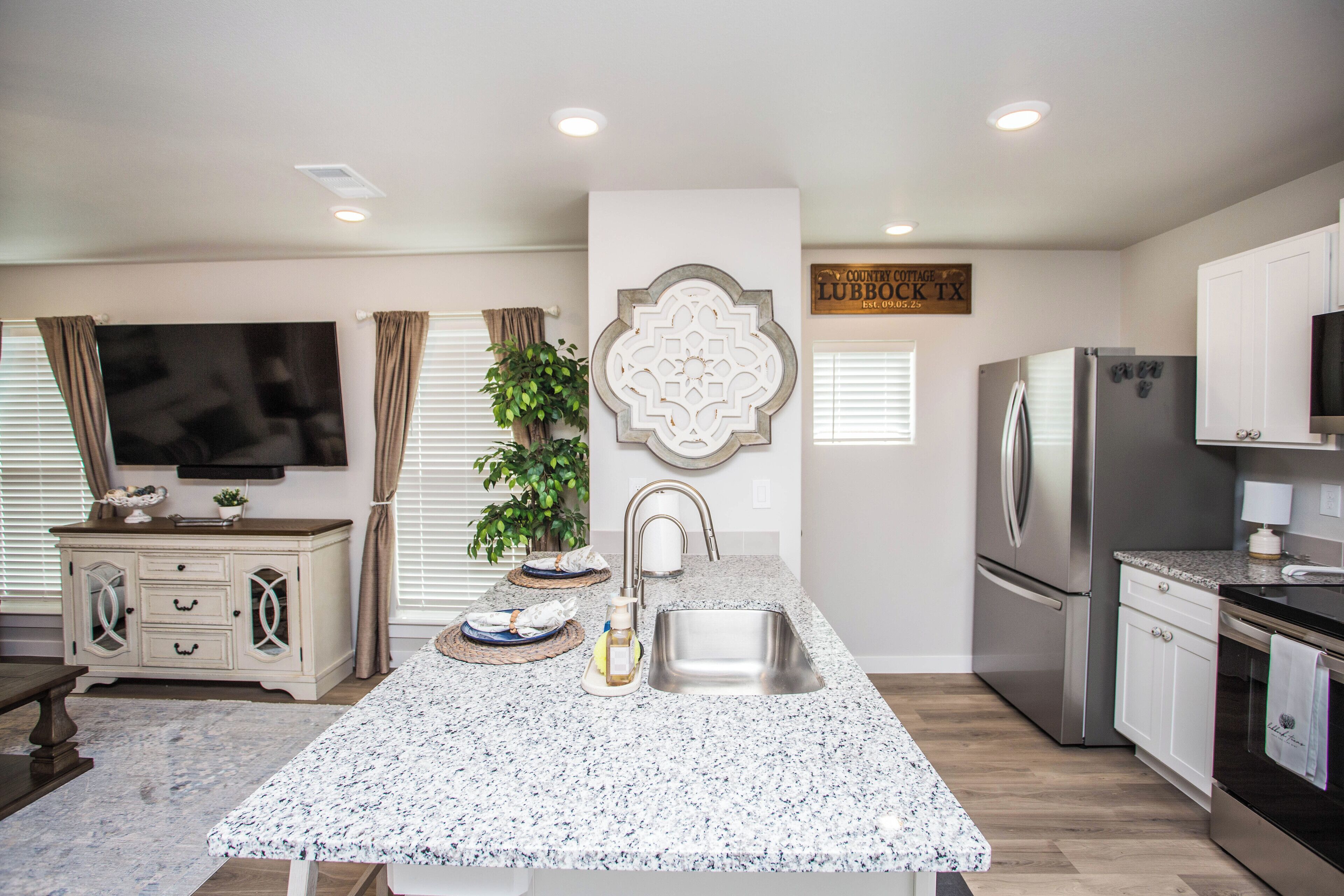 Kylskåp, mikrovågsugn, ugn och spishäll