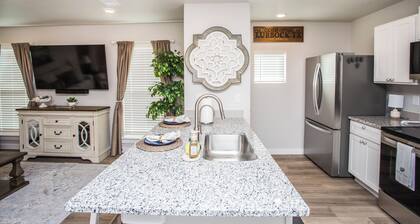 Lubbock House - 806 - the Country Cottage