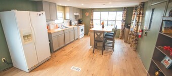 Paula's Place Near The Lake