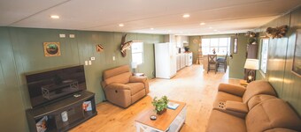 Paula's Place Near The Lake