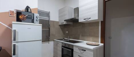 Four Ă micro-ondes, un four, surface de cuisson