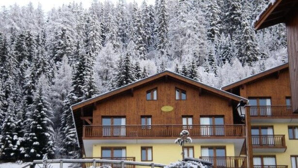 Unclassified image, 1 of 3, button - Apartment in Valfrejus Near Charmasson (Modane)