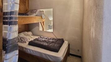 熨斗/熨衫板、Wi-Fi、床單