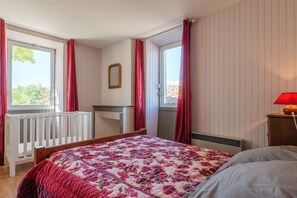 Fer et planche à repasser, Wi-Fi, draps fournis